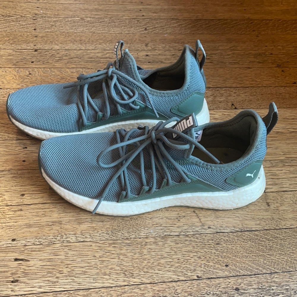 Women’s Puma sneakers